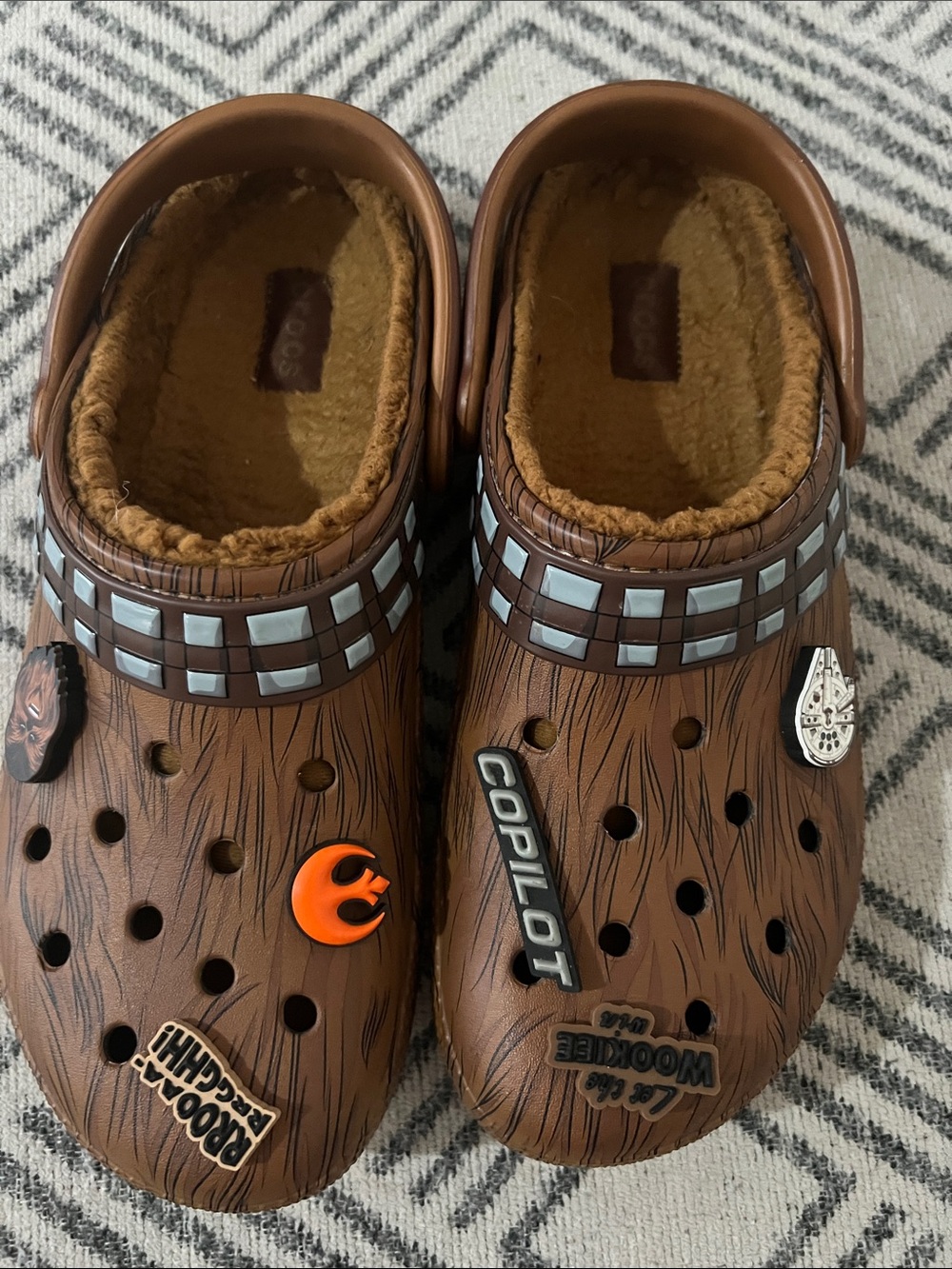 CROCS Chewbacca Brown Faux-Fur Lined Clog - Picture 7 of 8